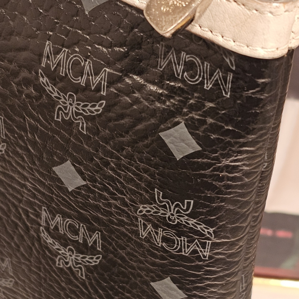 MCM Oversized Studded Clutch Pouch /Ipad Case - Picture 2 of 12